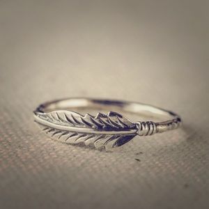 Detailed 925 Silver Antiqued Feather Ring